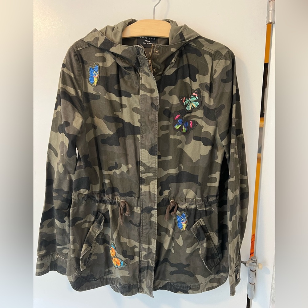 Love Tree Camouflage Jacket with Butterfly Details